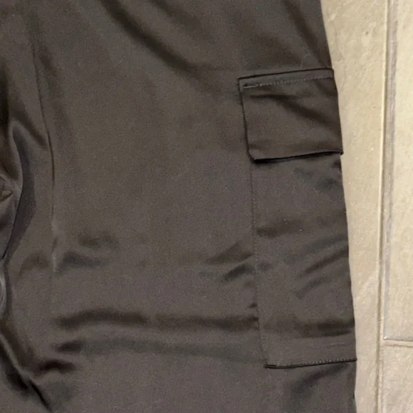 DKNY Woman’s Black Cargo Pants - Picture 14 of 15